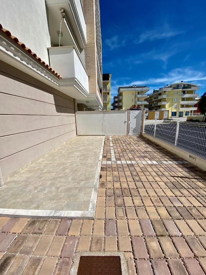 Appartamento Al Mare Con Giardino, Spiaggia E Piscina Alba Adriatica Zewnętrze zdjęcie