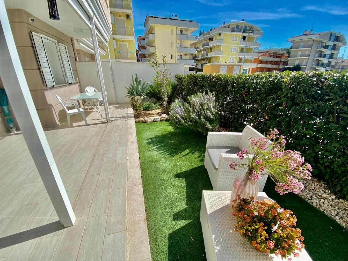 Appartamento Al Mare Con Giardino, Spiaggia E Piscina Alba Adriatica Zewnętrze zdjęcie
